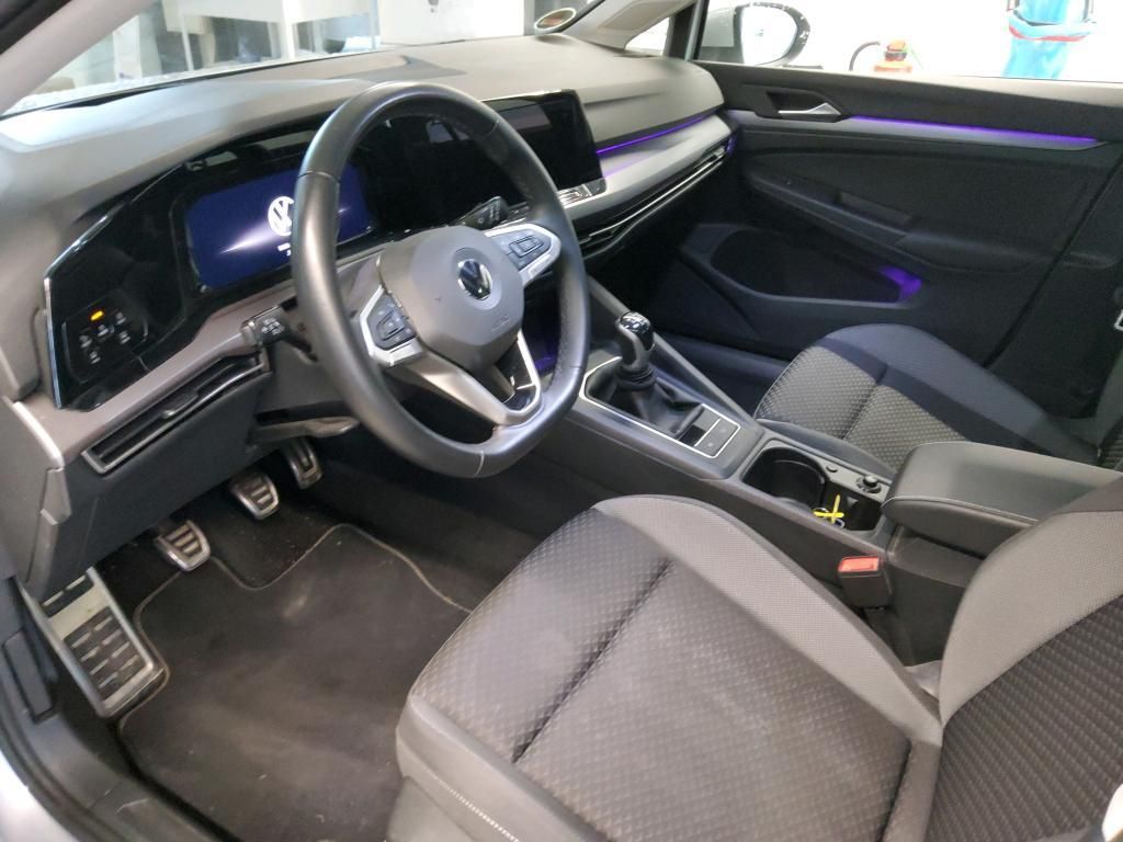 Volkswagen Golf 2023 г. Серебристый, пробег 56315 км