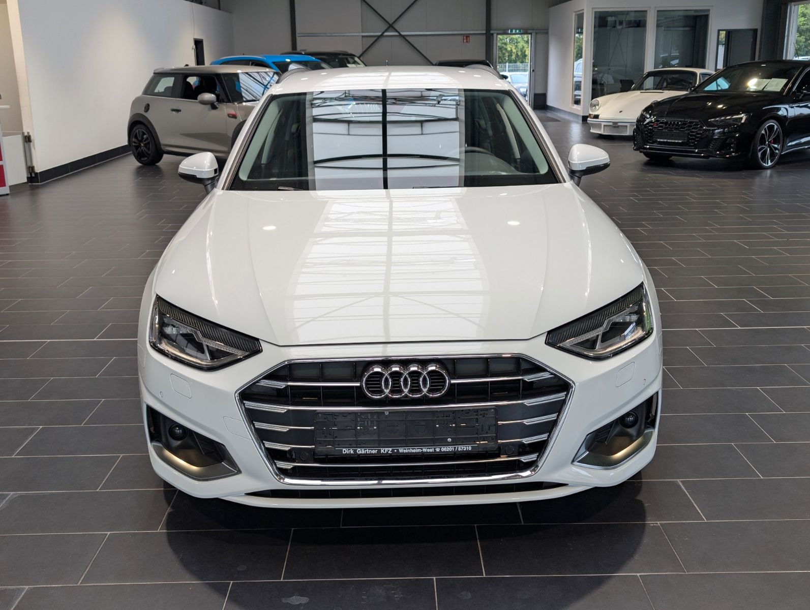 Audi A4 2023 г. Белый, пробег 53000 км