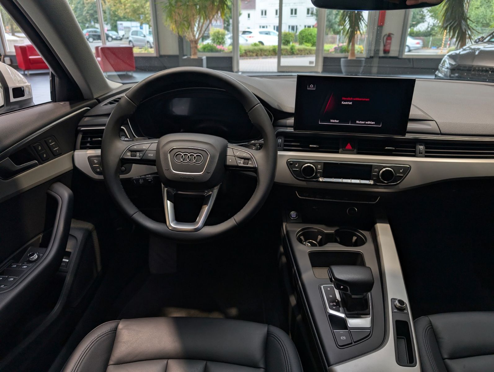 Audi A4 2023 г. Белый, пробег 53000 км