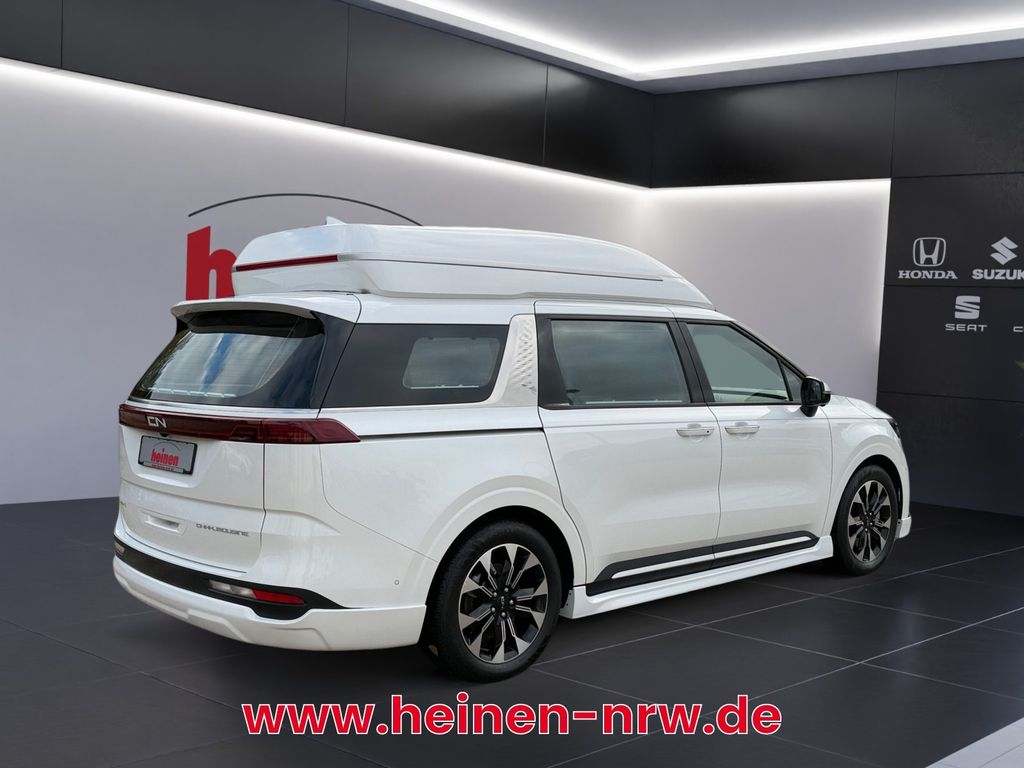 Kia Carnival 2023 г. Белый, пробег 536 км