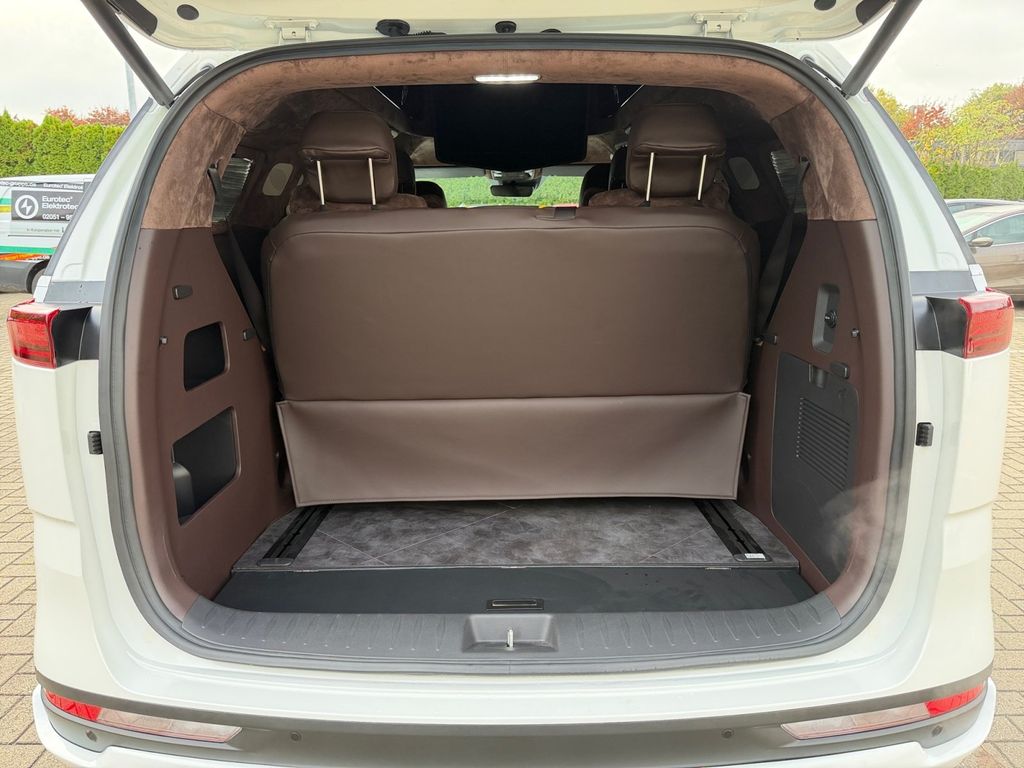 Kia Carnival 2023 г. Белый, пробег 536 км
