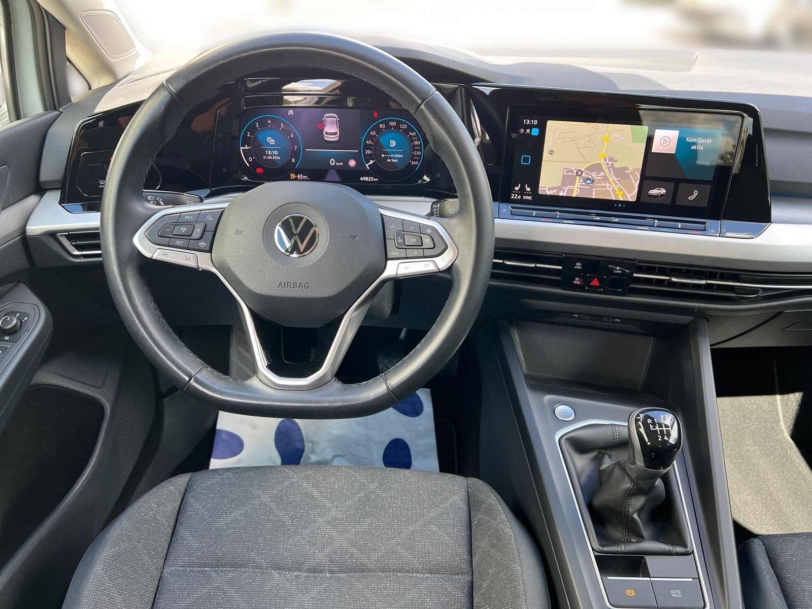 Volkswagen Golf 2022 г. Белый, пробег 49825 км