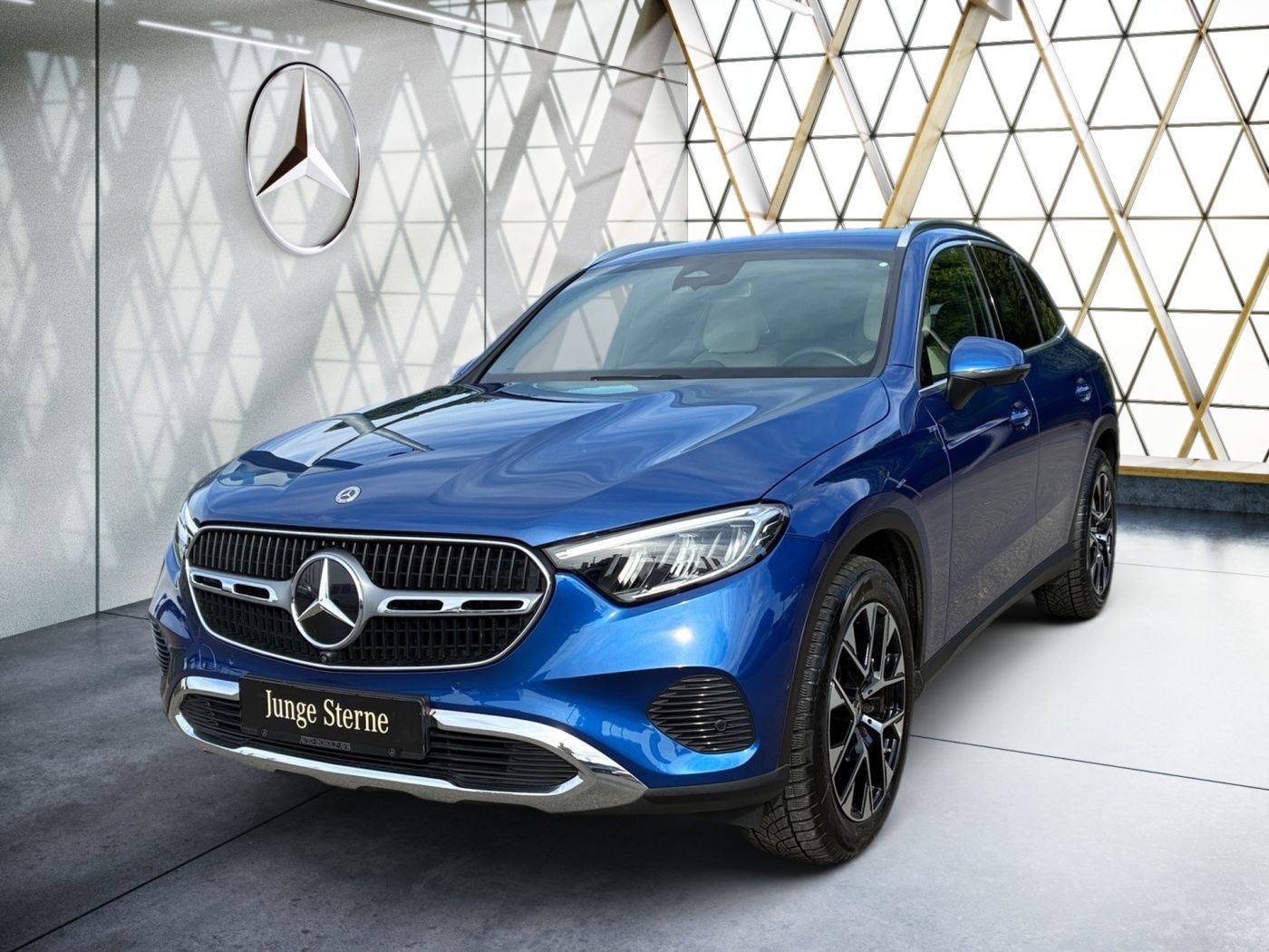 Mercedes-Benz GLC 220 2025 г. Синий, пробег 43756 км