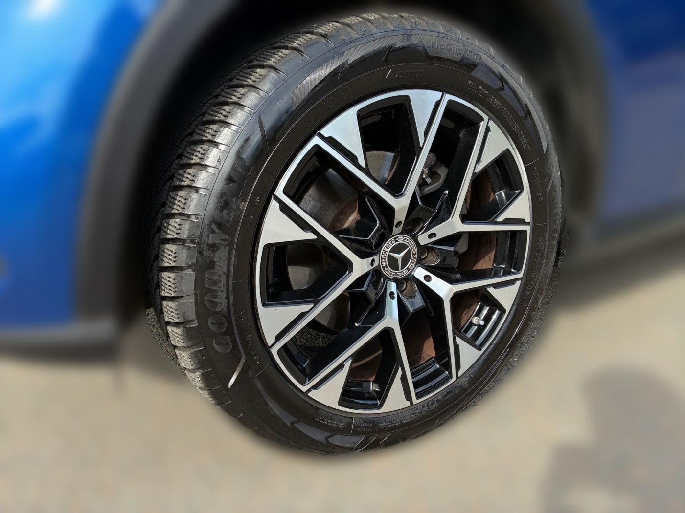 Mercedes-Benz GLC 220 2025 г. Синий, пробег 43756 км