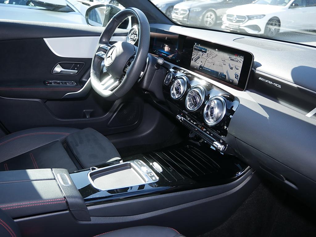 Mercedes-Benz State Glow 2025 г. Чёрный, пробег 32604 км
