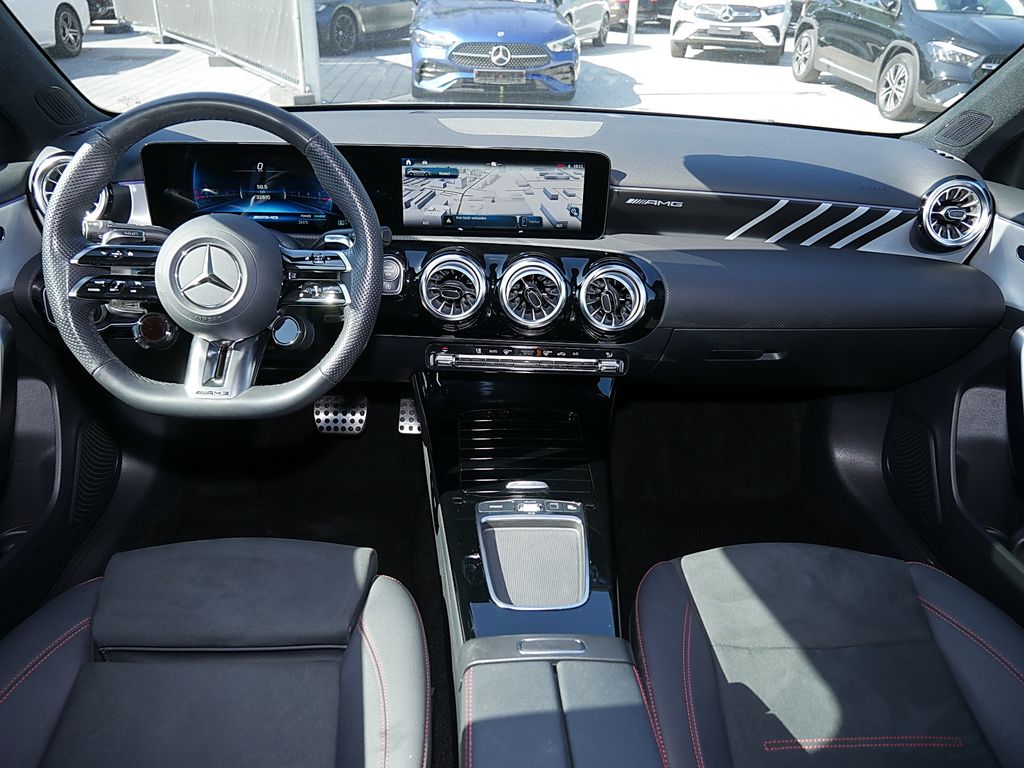 Mercedes-Benz State Glow 2025 г. Чёрный, пробег 32604 км