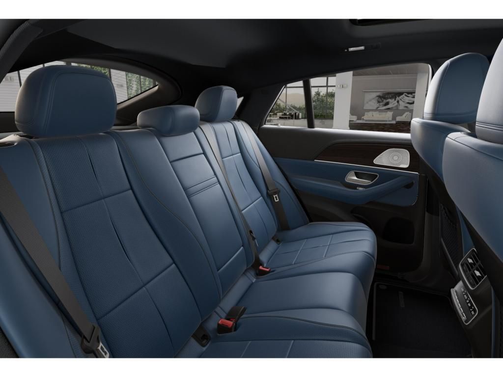 Mercedes-Benz GLE 300 2025 г. Белый, пробег 48256 км