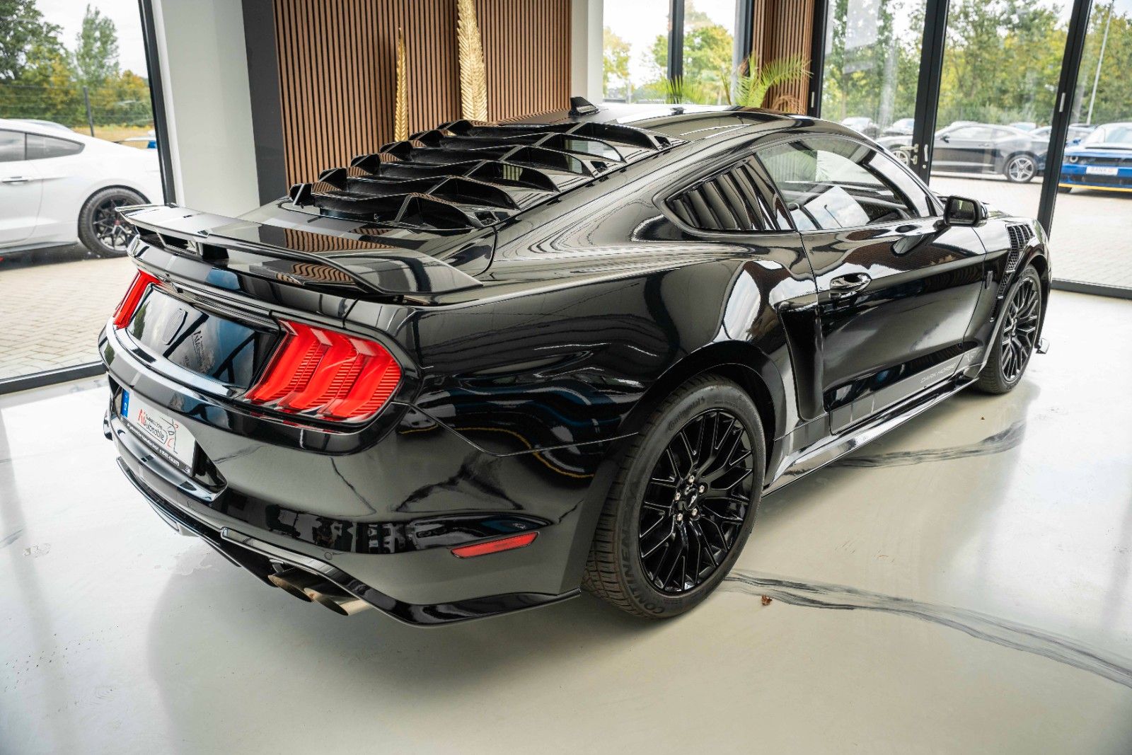 Ford Mustang 2021 г. Чёрный, пробег 55329 км