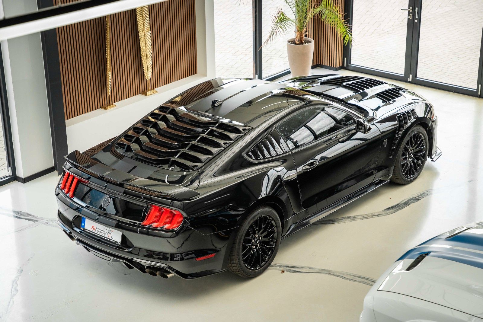 Ford Mustang 2021 г. Чёрный, пробег 55329 км