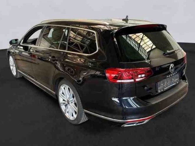 Volkswagen Passat 2023 г. Чёрный, пробег 44126 км