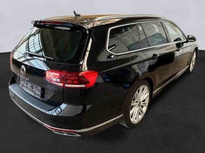 Volkswagen Passat 2023 г. Чёрный, пробег 44126 км