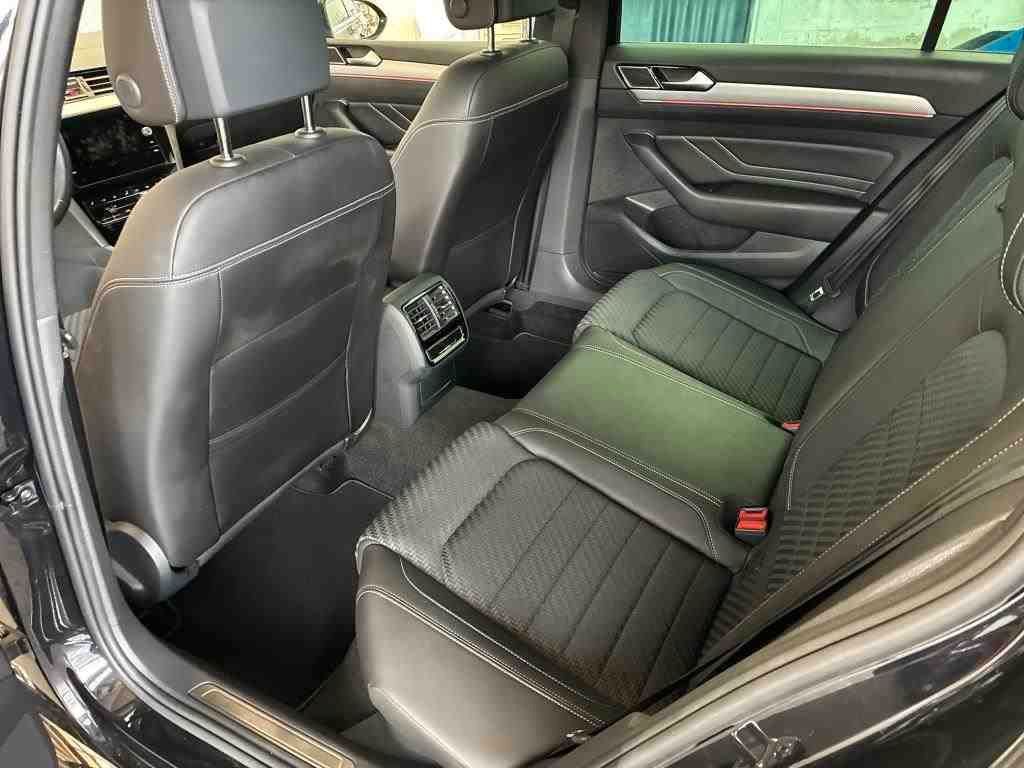 Volkswagen Passat 2023 г. Чёрный, пробег 44126 км