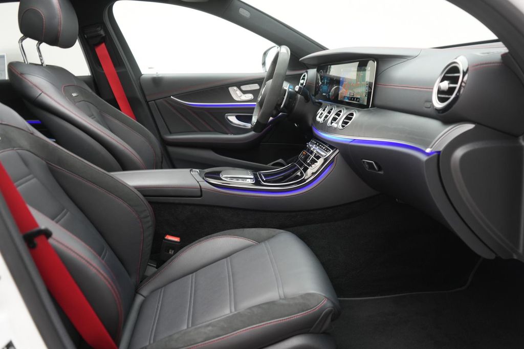Mercedes-Benz E 53 AMG 2023 г. Белый, пробег 57000 км