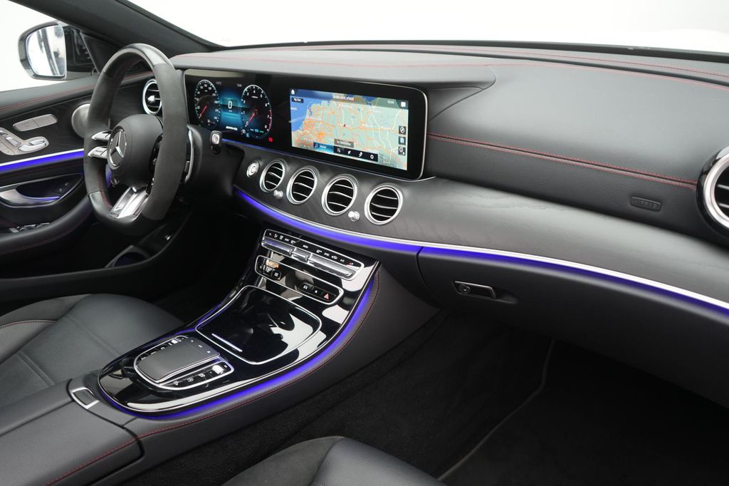 Mercedes-Benz E 53 AMG 2023 г. Белый, пробег 57000 км