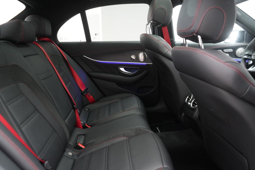 Mercedes-Benz E 53 AMG 2023 г. Белый, пробег 57000 км