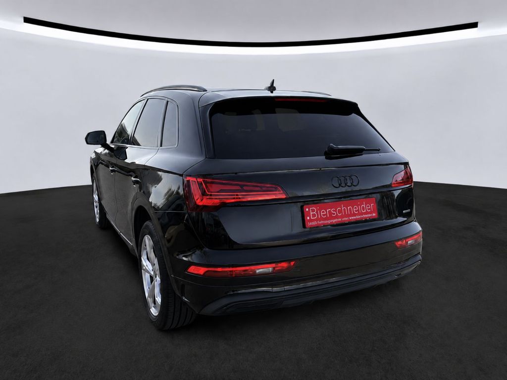 Audi Q5 2022 г. Чёрный, пробег 53055 км