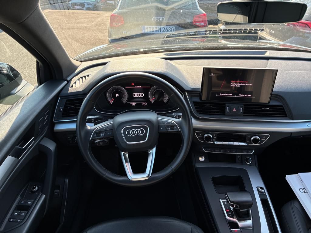 Audi Q5 2022 г. Чёрный, пробег 53055 км