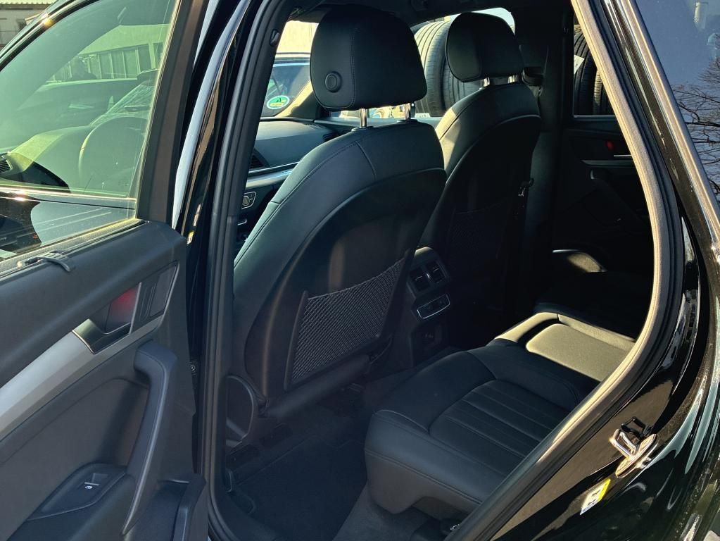 Audi Q5 2022 г. Чёрный, пробег 53055 км