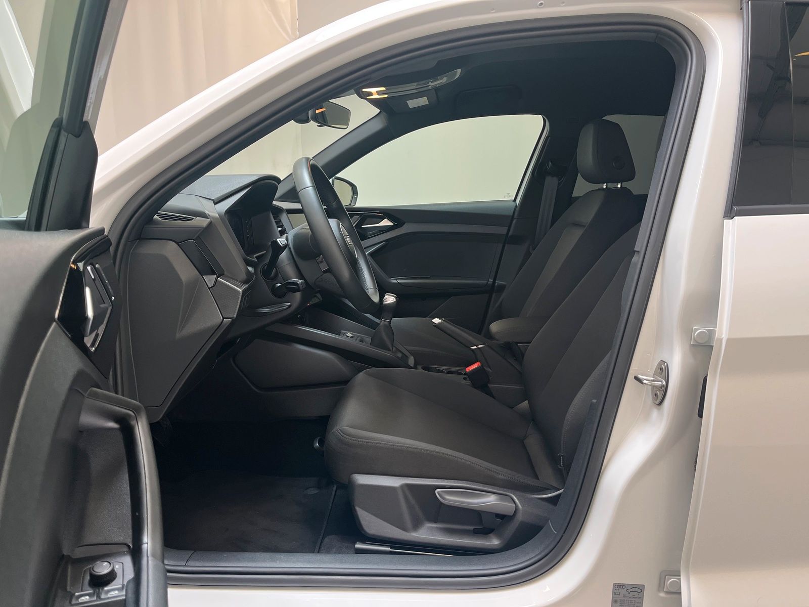 Audi A1 2023 г. Белый, пробег 23471 км