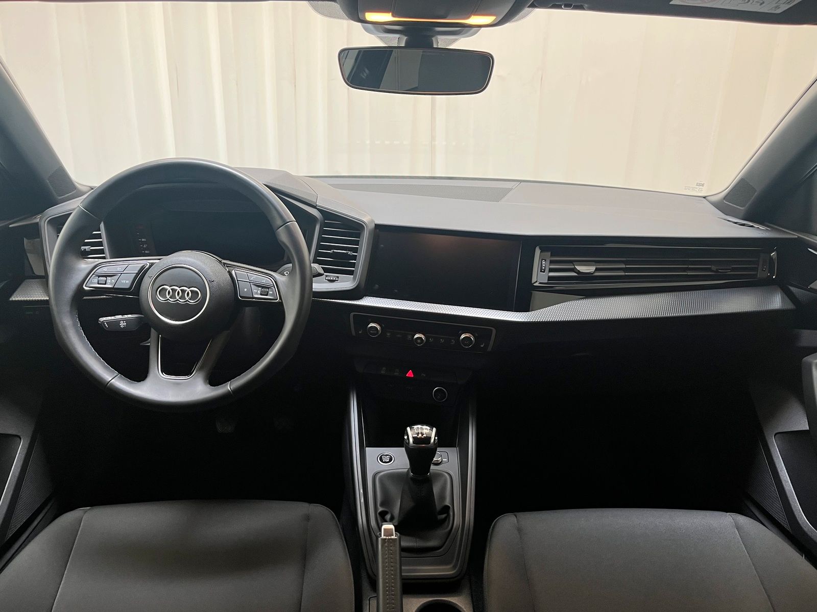 Audi A1 2023 г. Белый, пробег 23471 км
