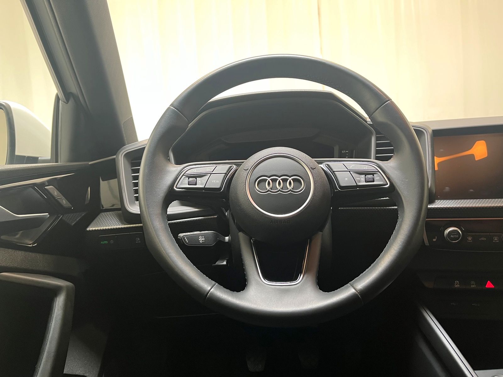 Audi A1 2023 г. Белый, пробег 23471 км