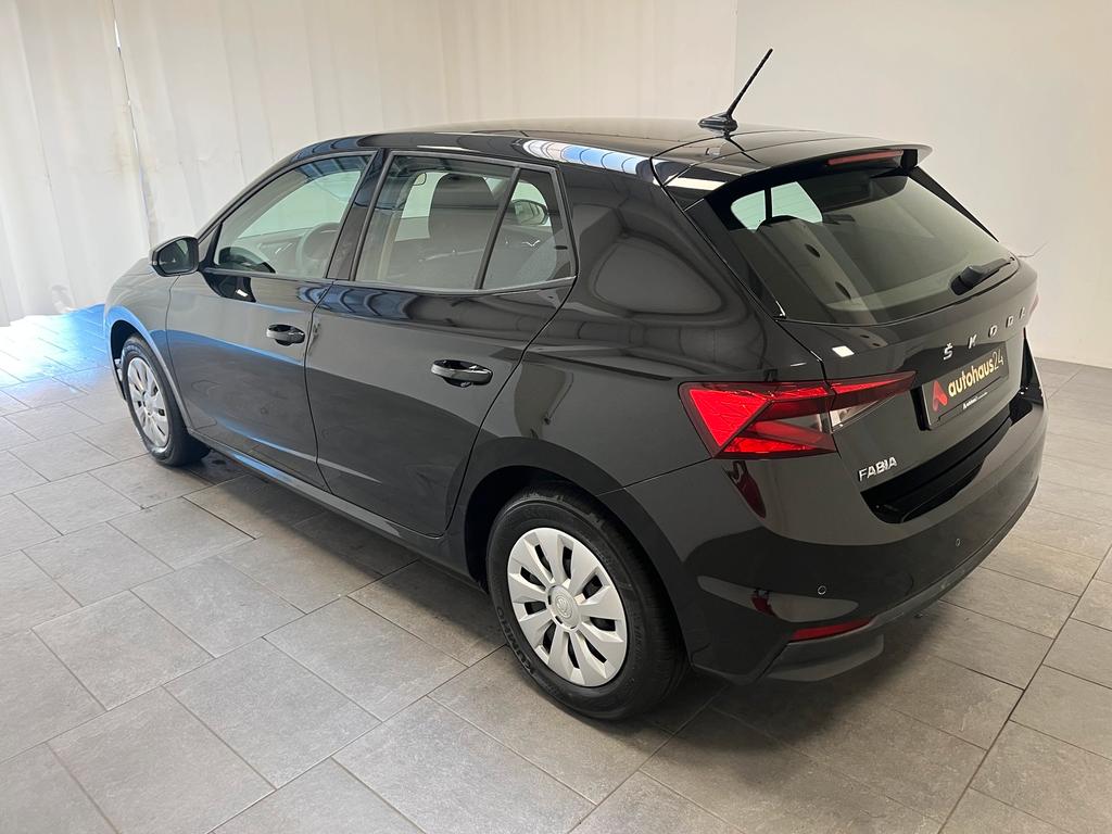 Skoda Fabia 2022 г. Чёрный, пробег 39456 км