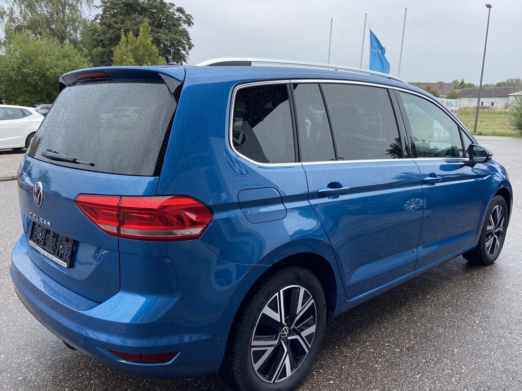 Volkswagen Touran 2022 г. Синий, пробег 49243 км