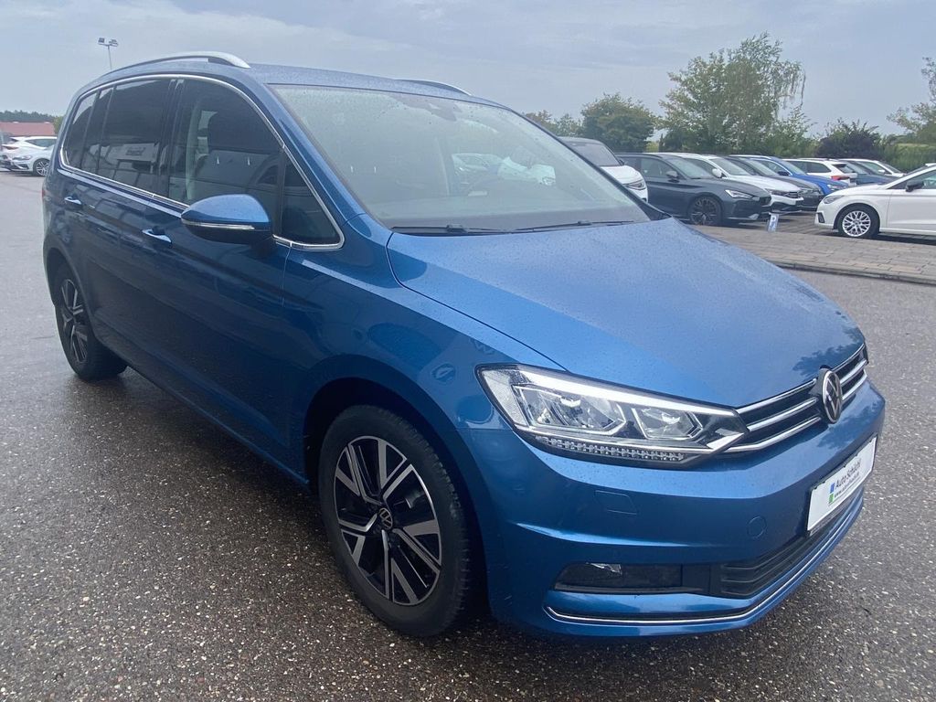 Volkswagen Touran 2022 г. Синий, пробег 49243 км