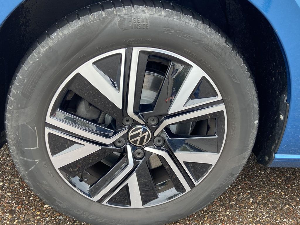 Volkswagen Touran 2022 г. Синий, пробег 49243 км