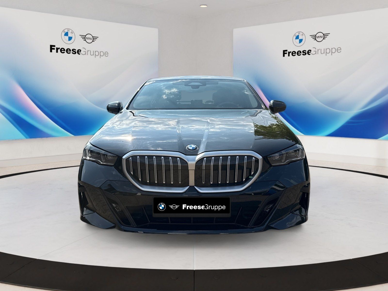 BMW 520 2025 г. Чёрный, пробег 23316 км