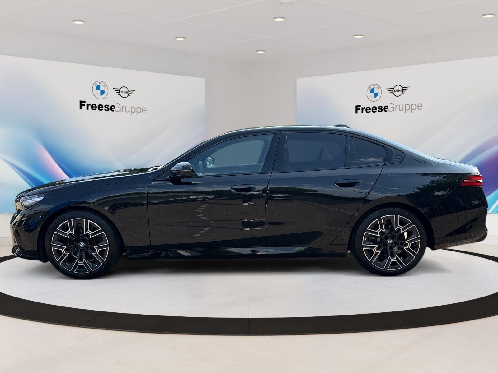 BMW 520 2025 г. Чёрный, пробег 23316 км