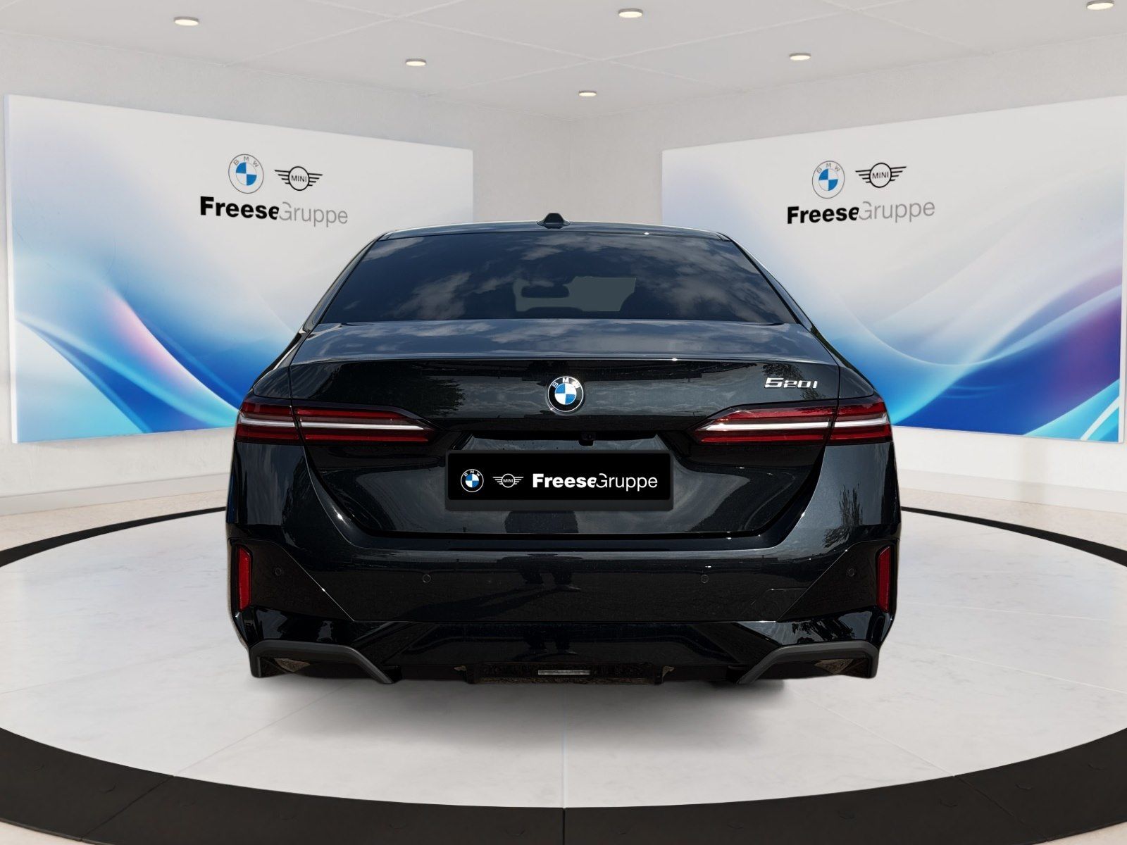 BMW 520 2025 г. Чёрный, пробег 23316 км