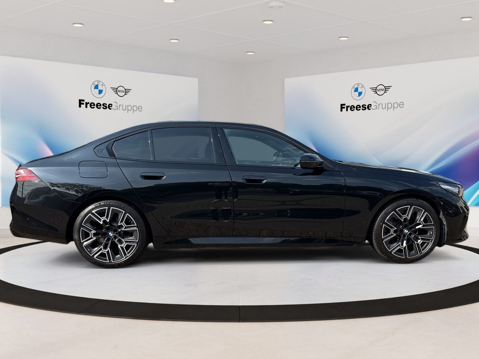 BMW 520 2025 г. Чёрный, пробег 23316 км