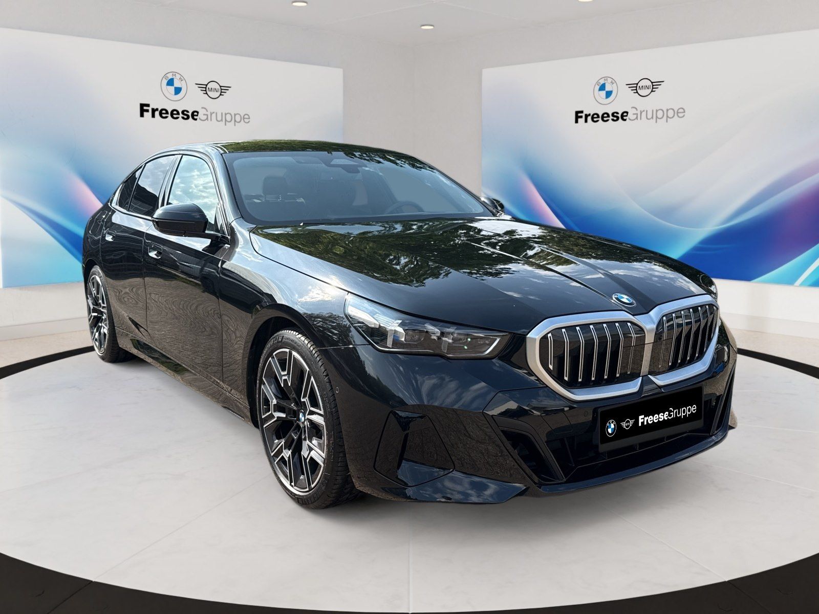BMW 520 2025 г. Чёрный, пробег 23316 км