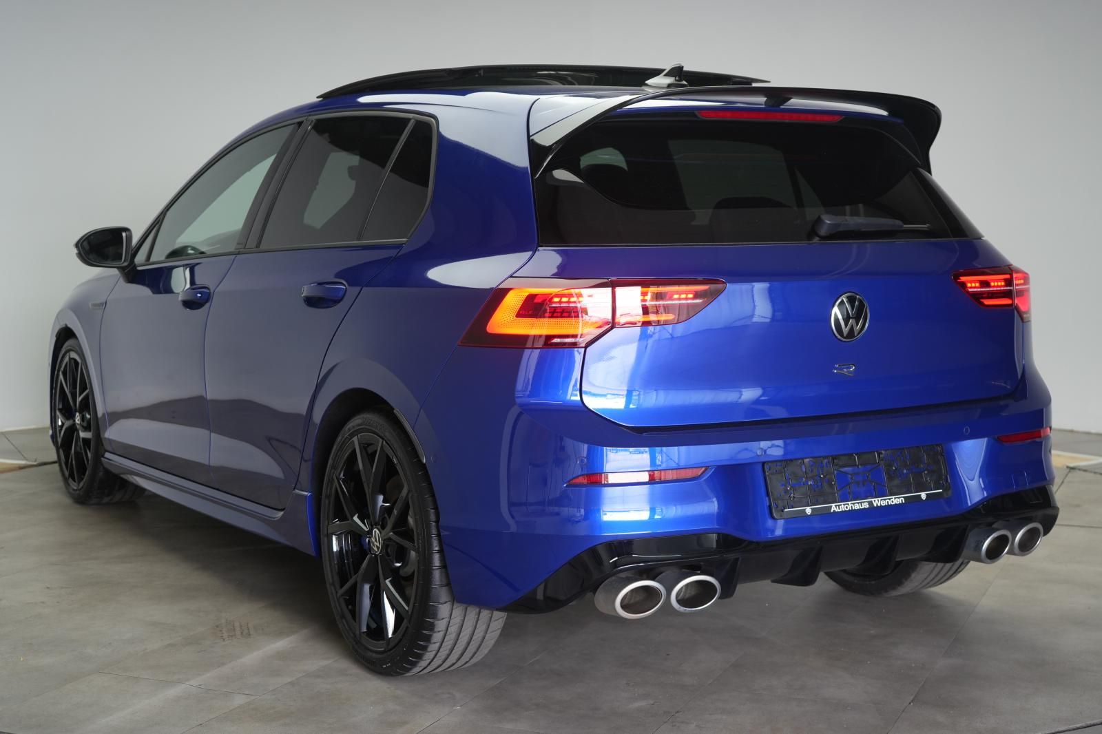 Volkswagen Golf 2023 г. Синий, пробег 44000 км