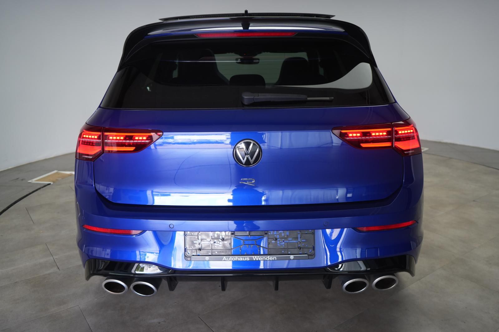 Volkswagen Golf 2023 г. Синий, пробег 44000 км