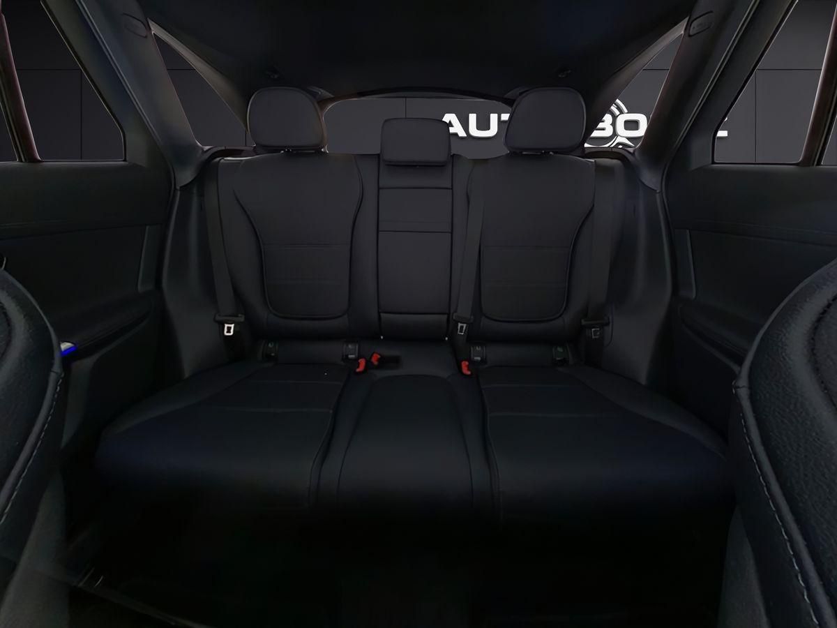 Mercedes-Benz GLC 200 2025 г. Белый, пробег 18800 км