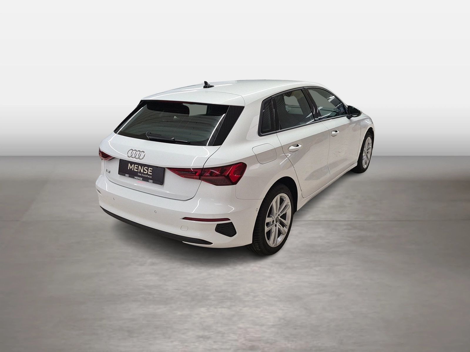 Audi A3 2023 г. Белый, пробег 25583 км