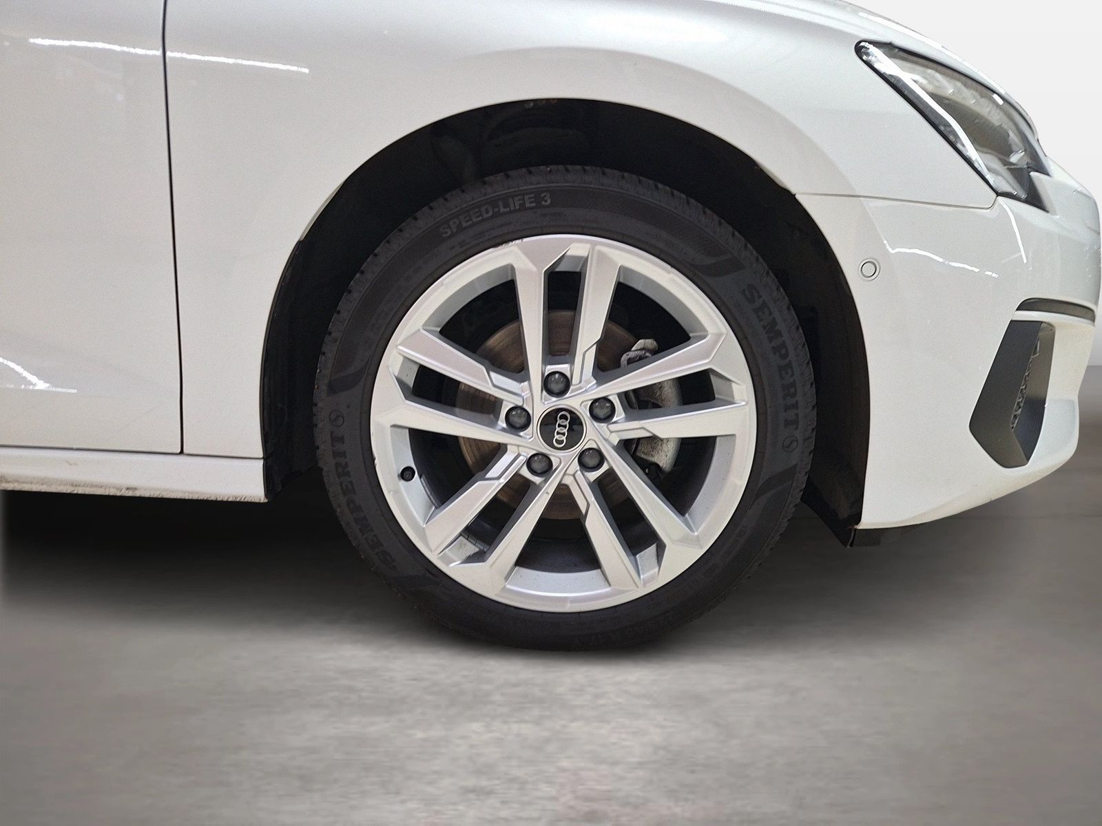 Audi A3 2023 г. Белый, пробег 25583 км