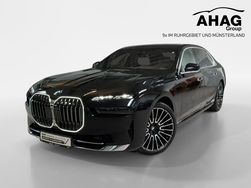 BMW 740 2025 г. Чёрный, пробег 40007 км