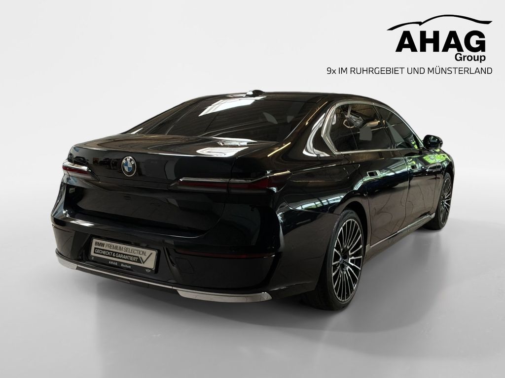 BMW 740 2025 г. Чёрный, пробег 40007 км