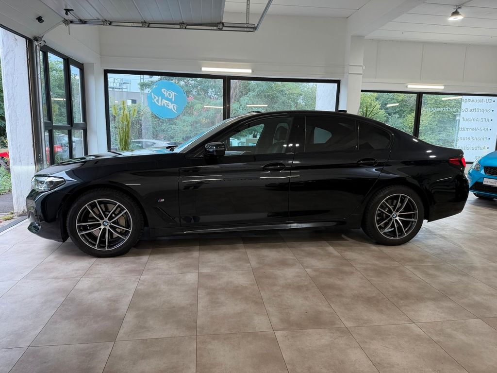 BMW 530 2023 г. Чёрный, пробег 44000 км