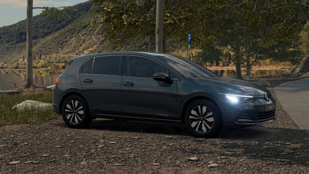 Volkswagen Golf 2024 г. Серый, пробег 18007 км