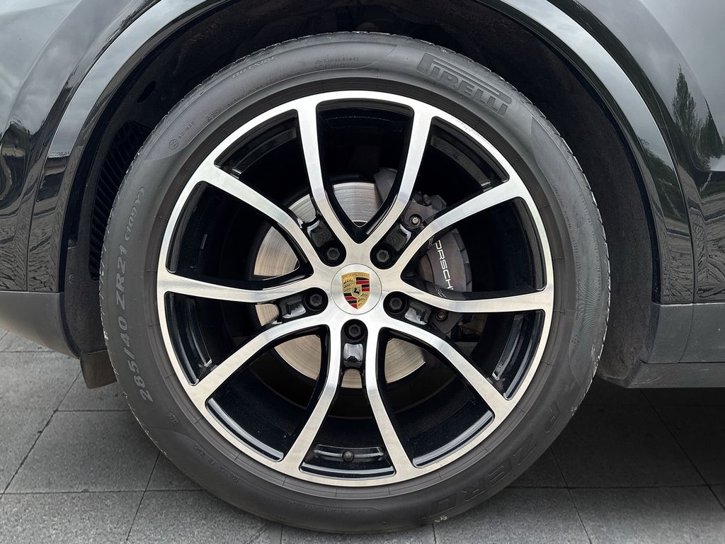 Porsche Cayenne 2022 г. Чёрный, пробег 37392 км