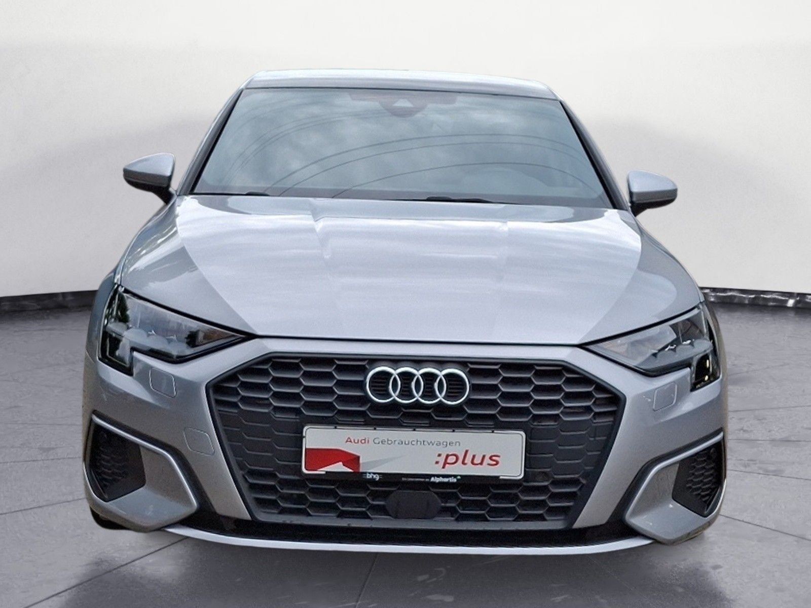 Audi A3 2023 г. Серебристый, пробег 25674 км