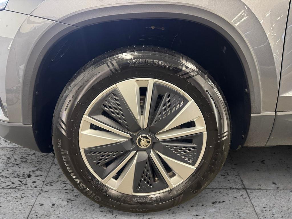 Skoda Karoq 2023 г. Серый, пробег 54212 км