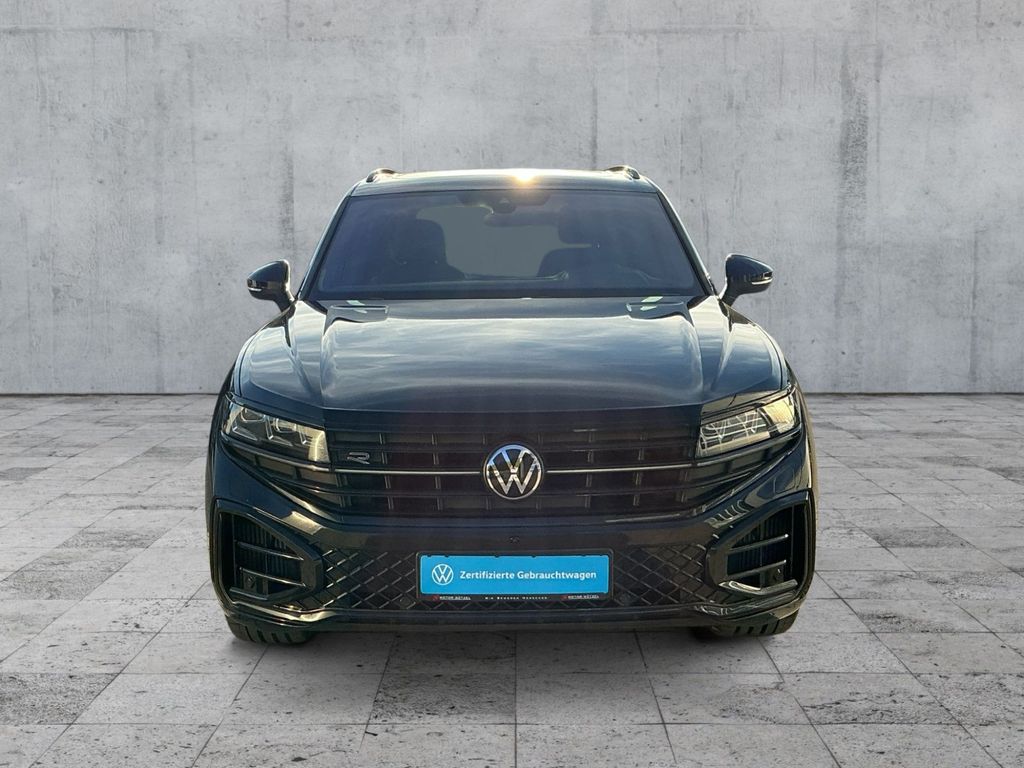 Volkswagen Touareg 2025 г. Чёрный, пробег 18598 км