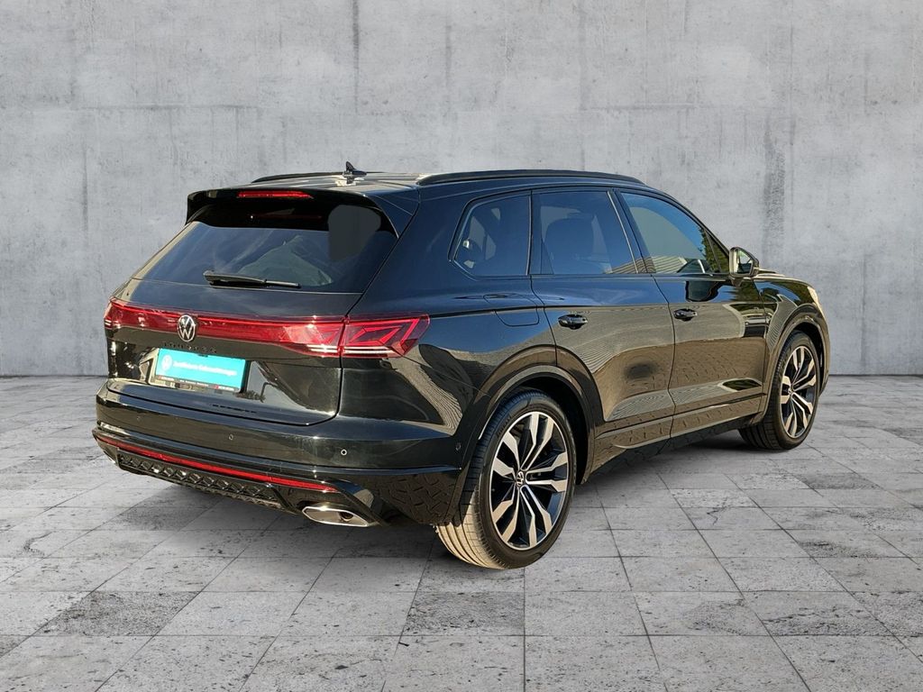 Volkswagen Touareg 2025 г. Чёрный, пробег 18598 км