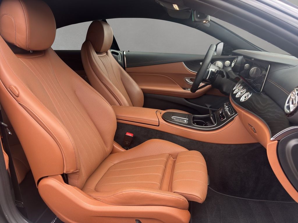 Mercedes-Benz E 400 2023 г. Серый, пробег 29999 км