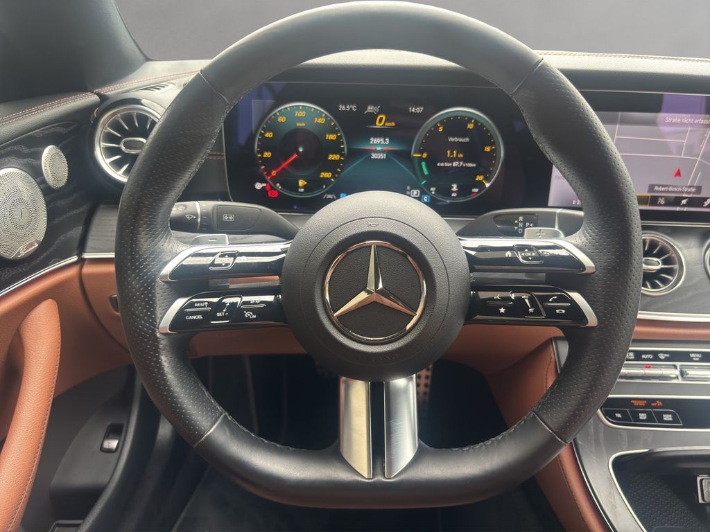 Mercedes-Benz E 400 2023 г. Серый, пробег 29999 км
